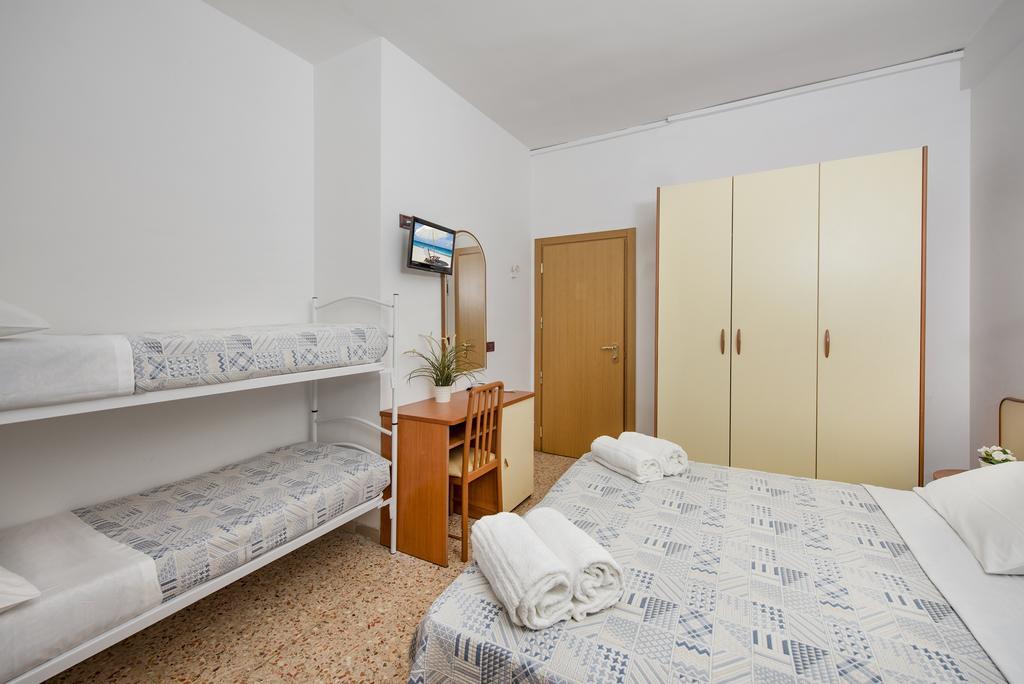 Hotel Mario Чезенатіко Екстер'єр фото