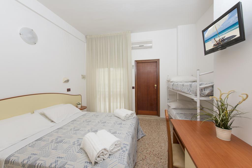 Hotel Mario Чезенатіко Екстер'єр фото