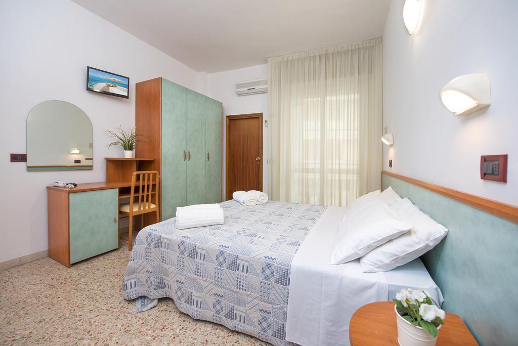 Hotel Mario Чезенатіко Екстер'єр фото