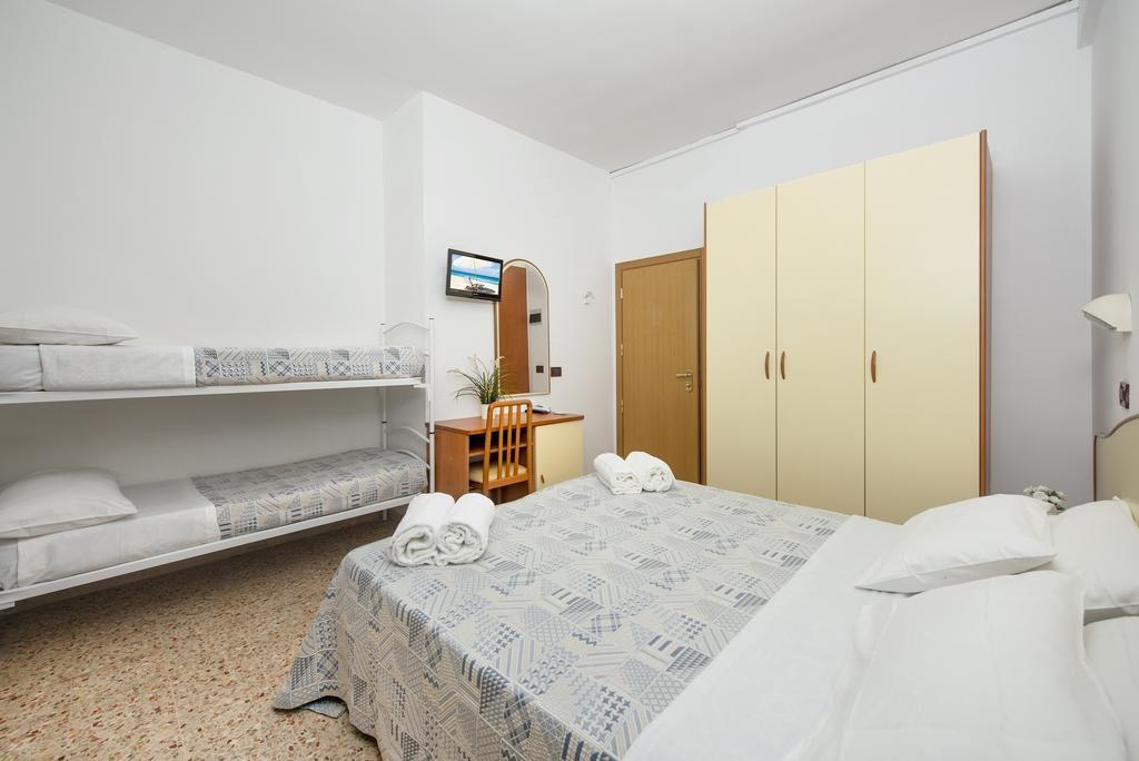 Hotel Mario Чезенатіко Екстер'єр фото
