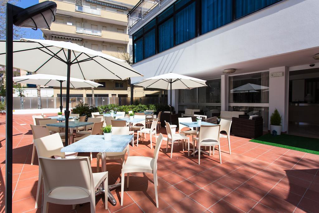 Hotel Mario Чезенатіко Екстер'єр фото